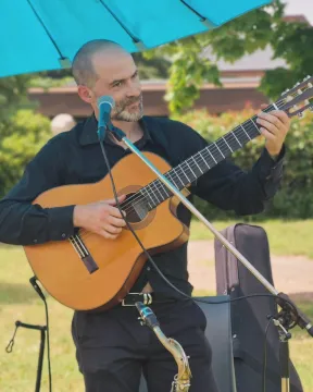 leo solo guitare